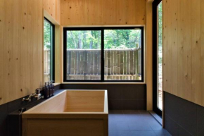 Hinoki no ie - Cottage with natural hot spring in a cypress bathtub